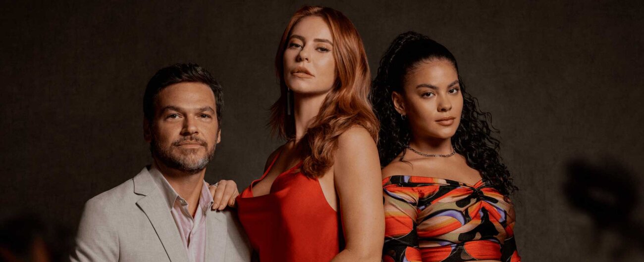 Netflix anuncia elenco de A Estranha na Cama, thriller dirigido por Esmir Filho, escrito por Raphael Montes e estrelado por Paolla Oliveira, Bella Campos e Emílio Dantas